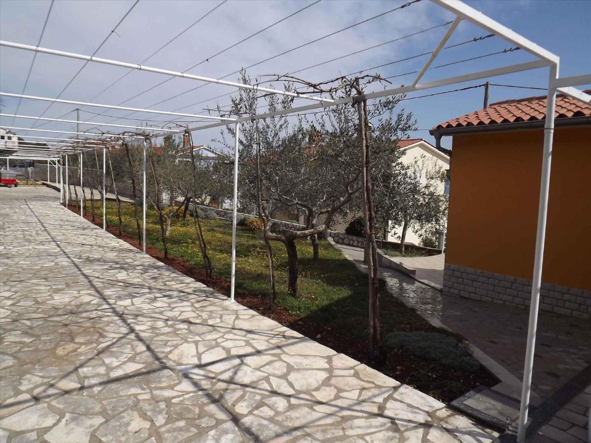 Apartments In Ravni/Istrien 30383 Exterior photo